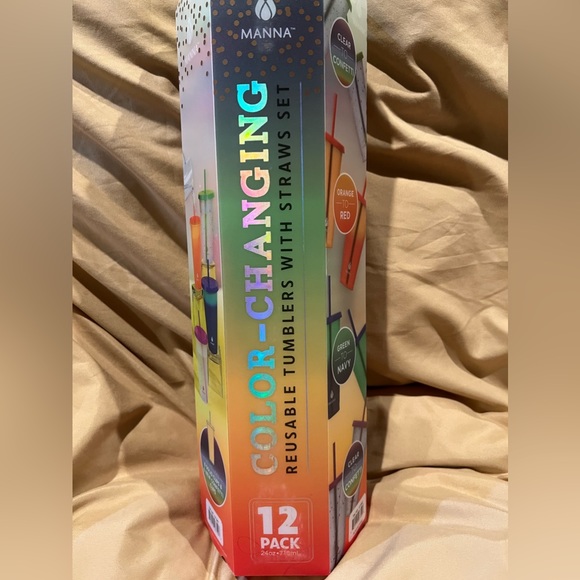 Color of Tumblers Changes Instantly with Cold Beverages - Picture 2 of 8